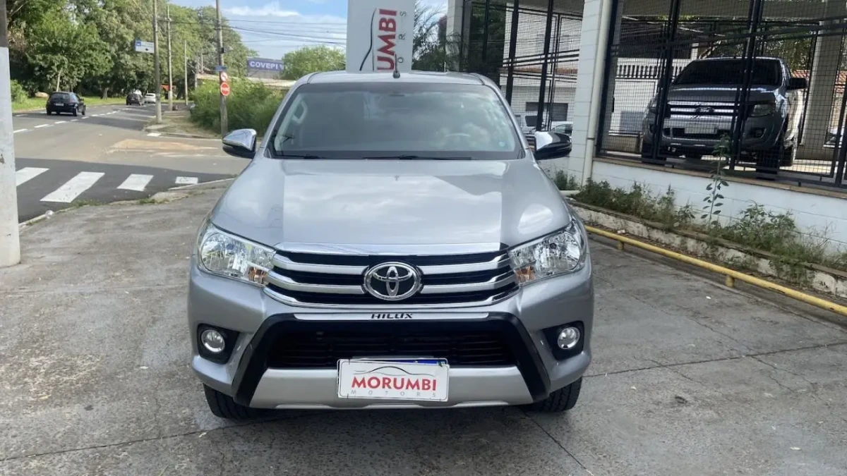 TOYOTA Hilux 