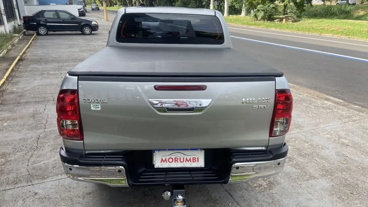 TOYOTA Hilux 