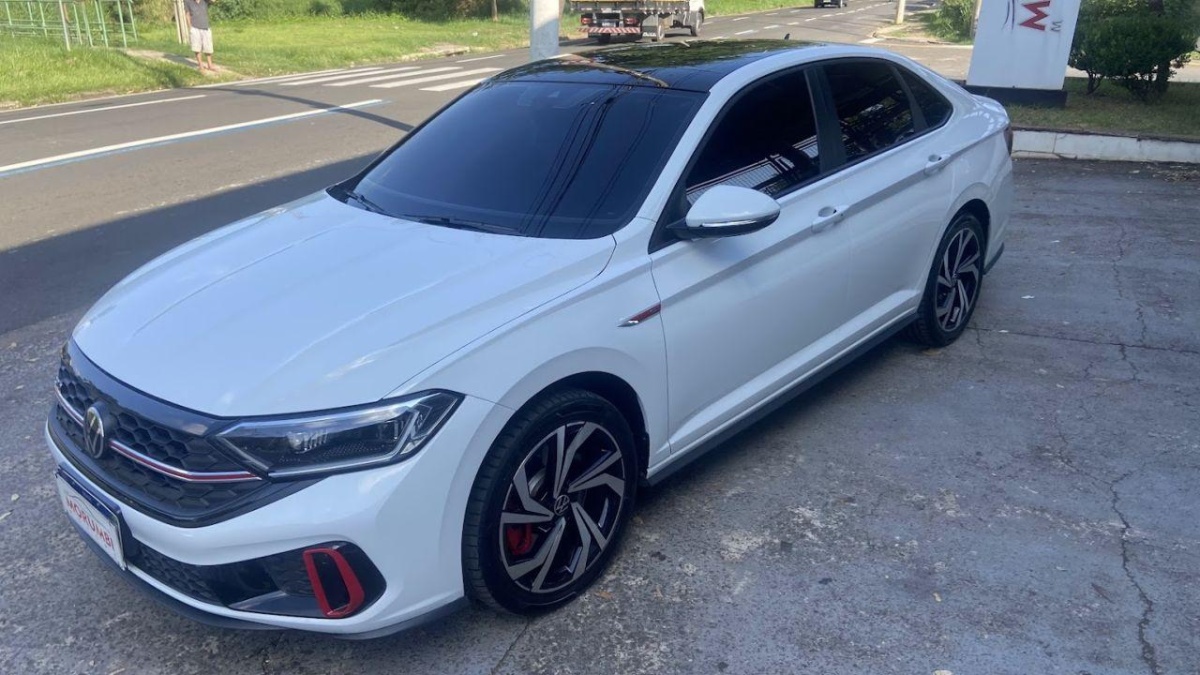 VOLKSWAGEN Jetta 