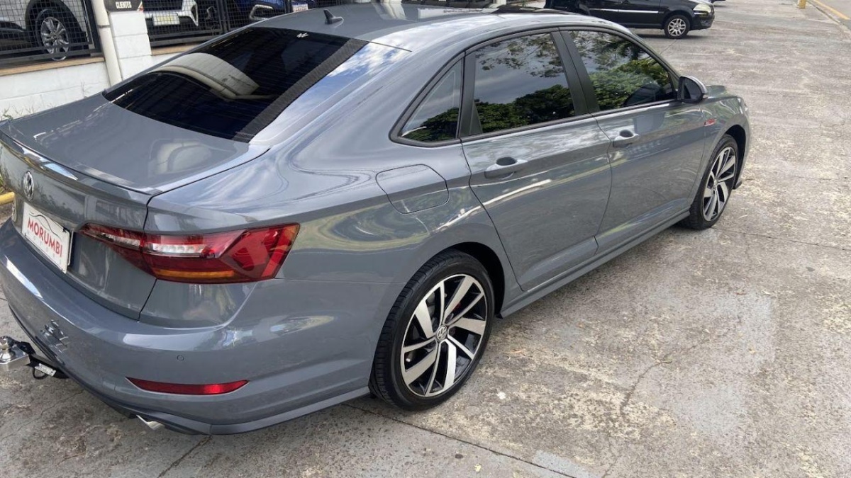 VOLKSWAGEN Jetta 