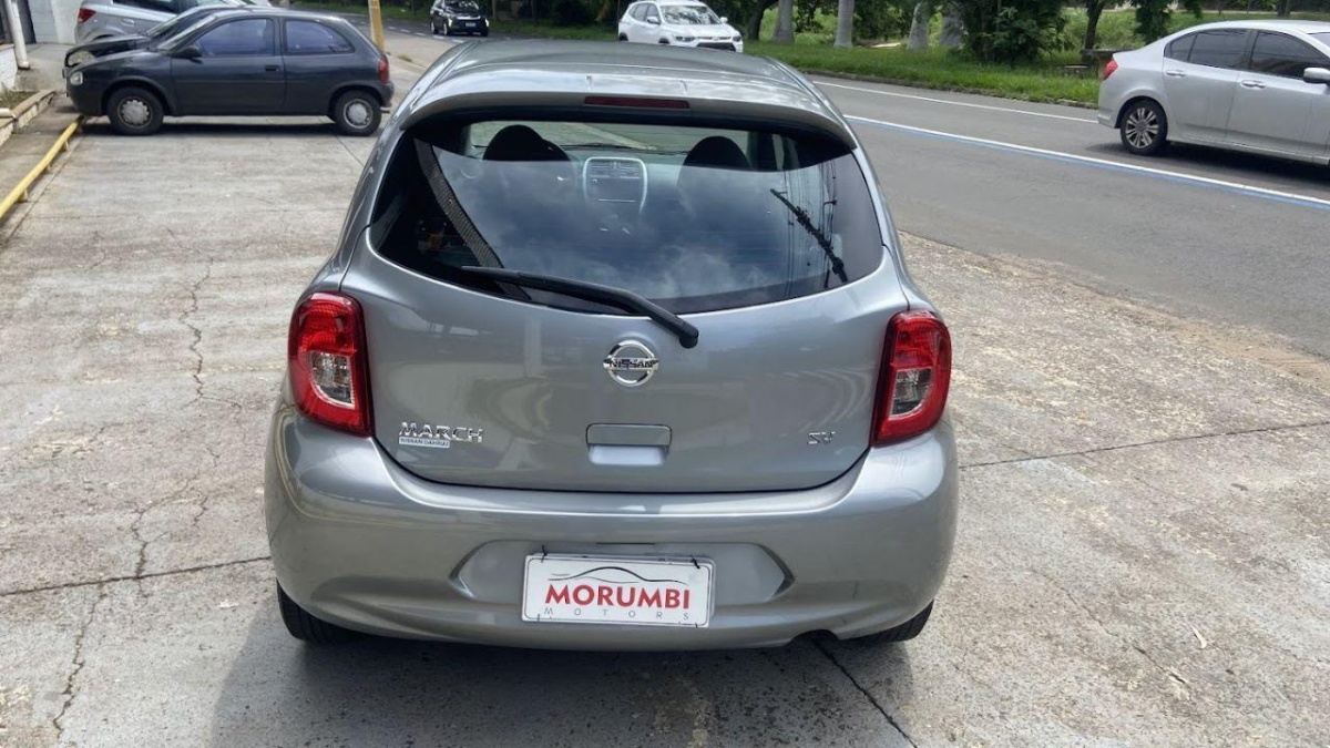 Nissan March 
