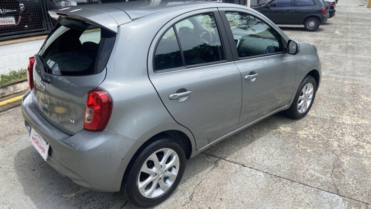 Nissan March 