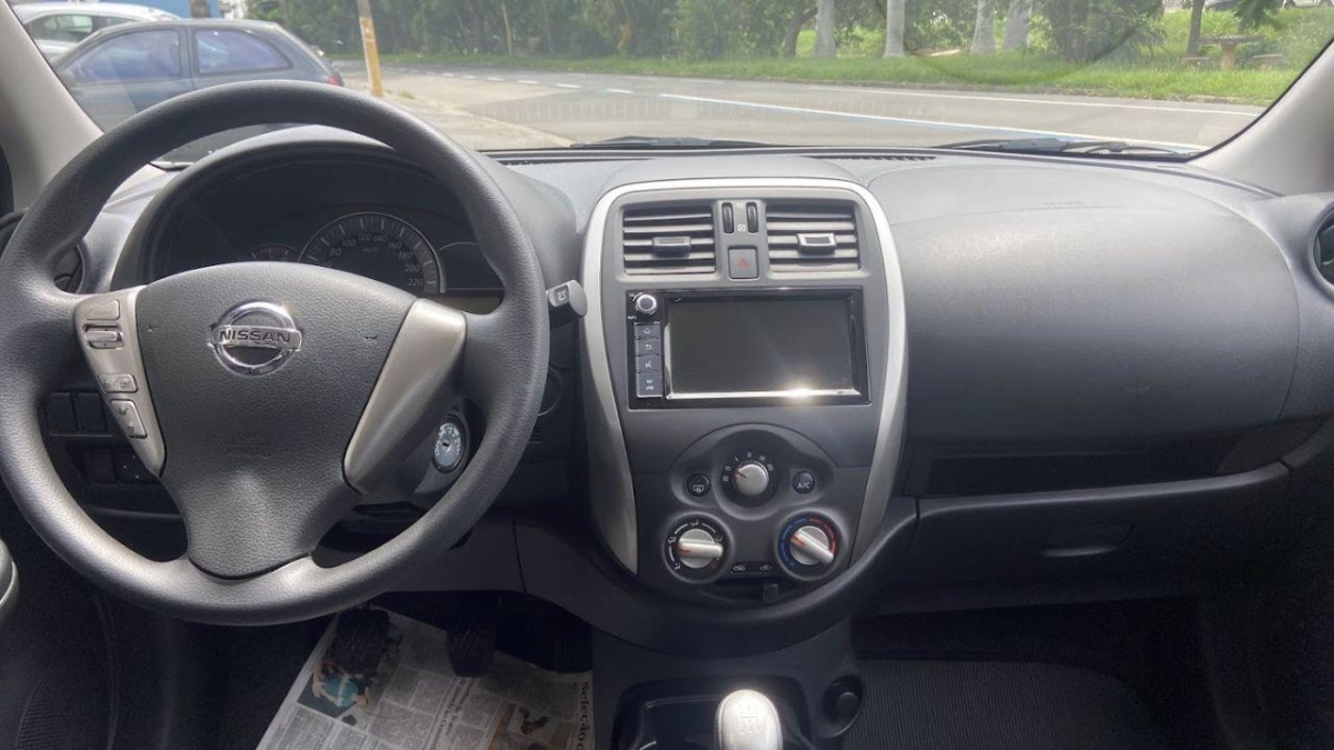 Nissan March 