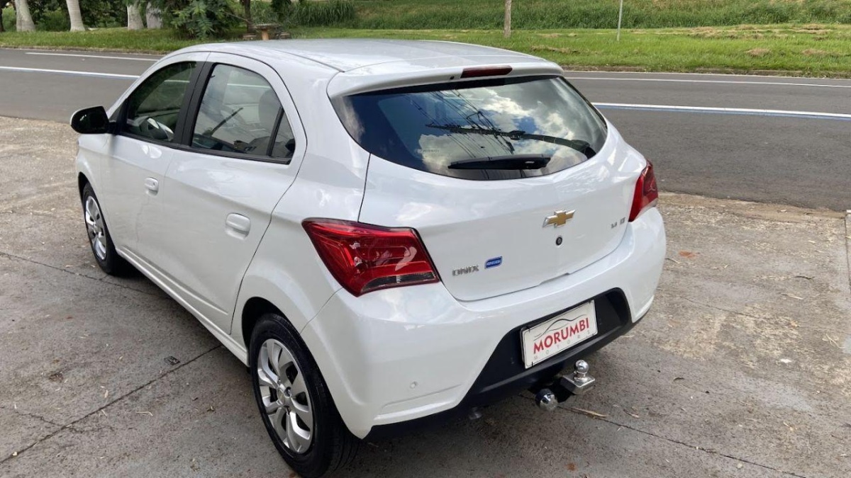 CHEVROLET Onix Hatch