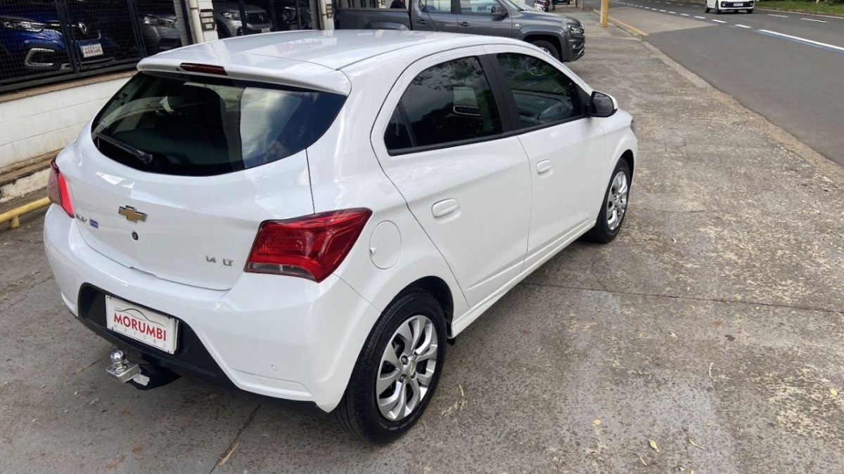 CHEVROLET Onix Hatch