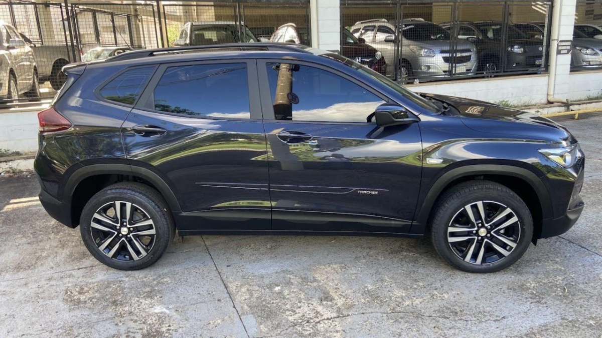 CHEVROLET TRACKER