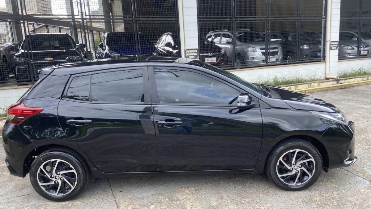 TOYOTA YARIS