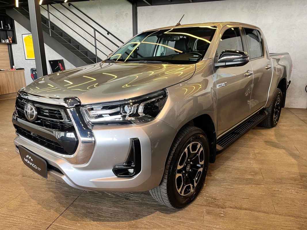 TOYOTA Hilux 