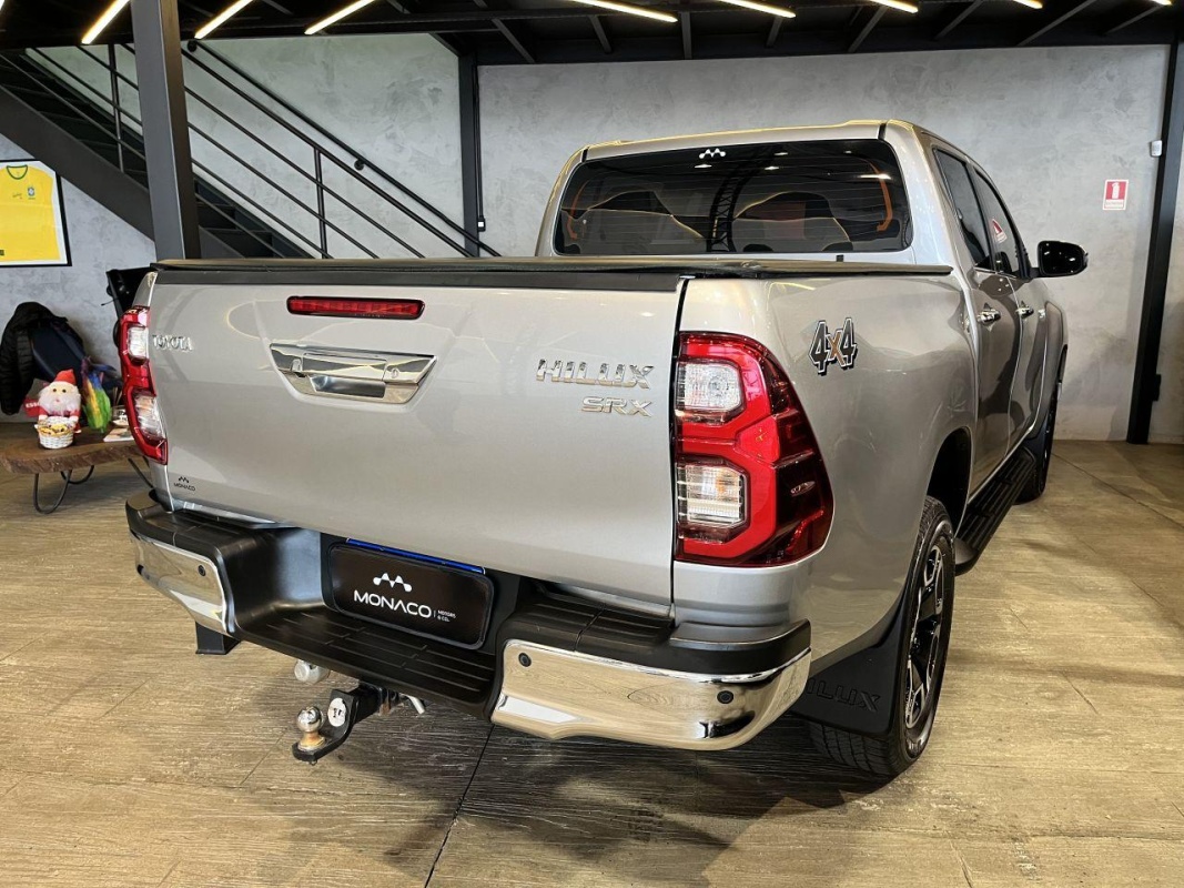 TOYOTA Hilux 