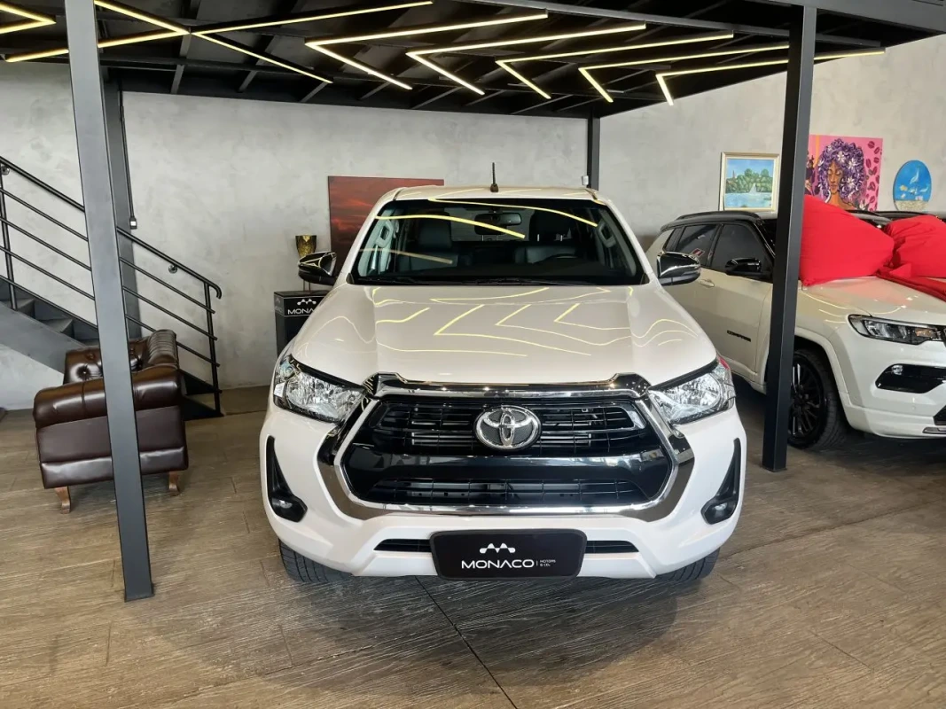 TOYOTA Hilux 
