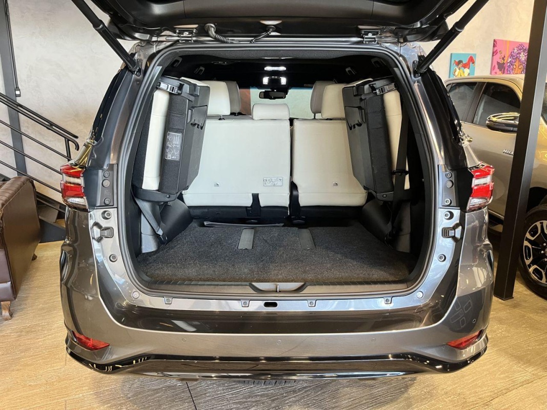 TOYOTA Hilux SW4