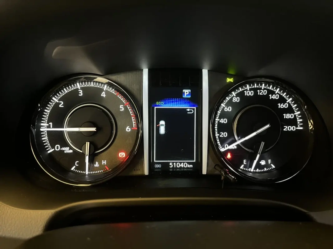 TOYOTA Hilux SW4