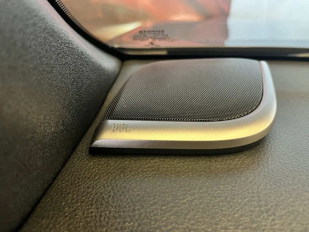 TOYOTA Hilux SW4