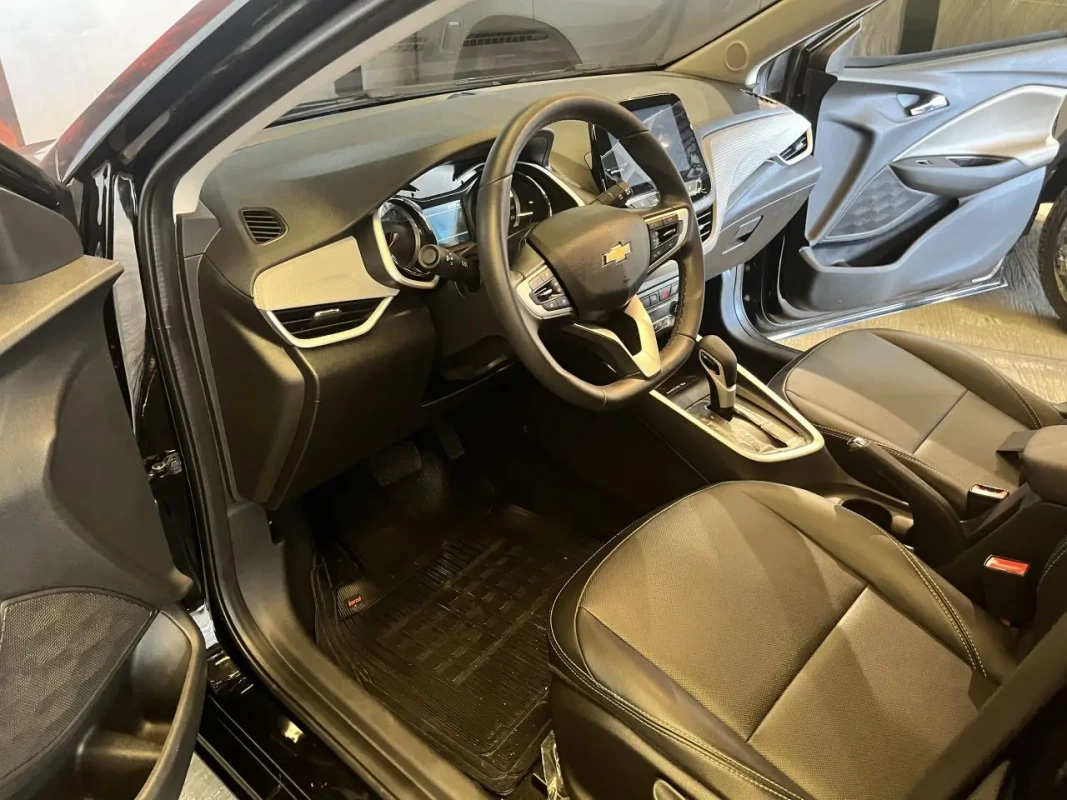 CHEVROLET Onix Hatch