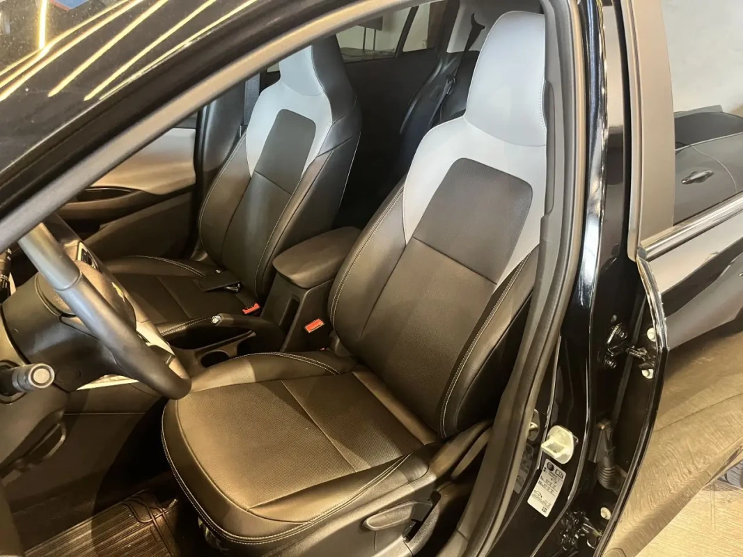 CHEVROLET Onix Hatch
