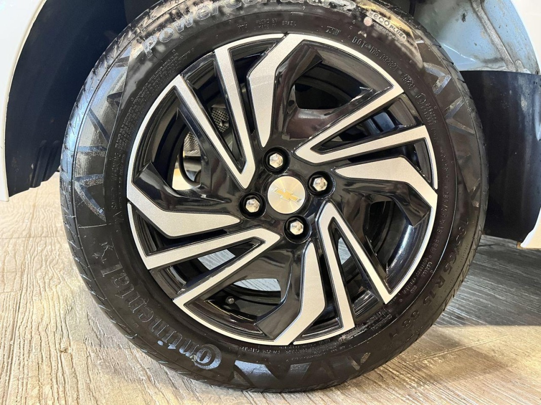 CHEVROLET Onix Hatch