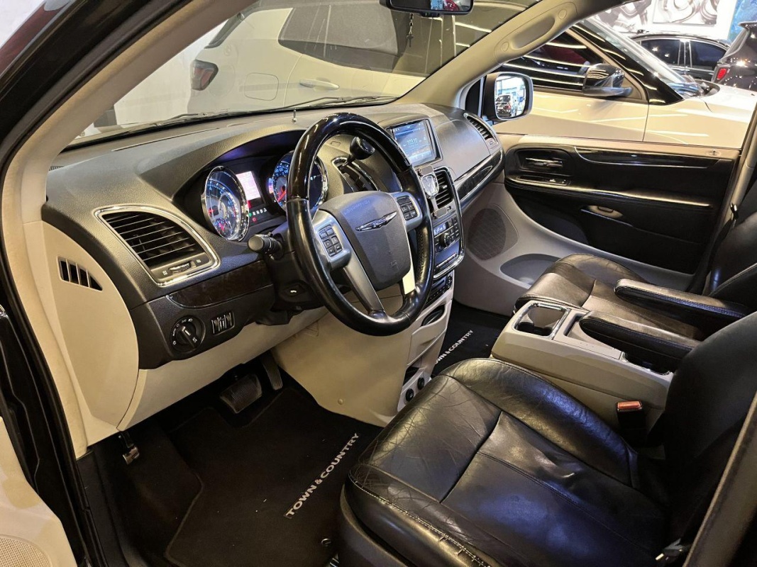 CHRYSLER Town e Country