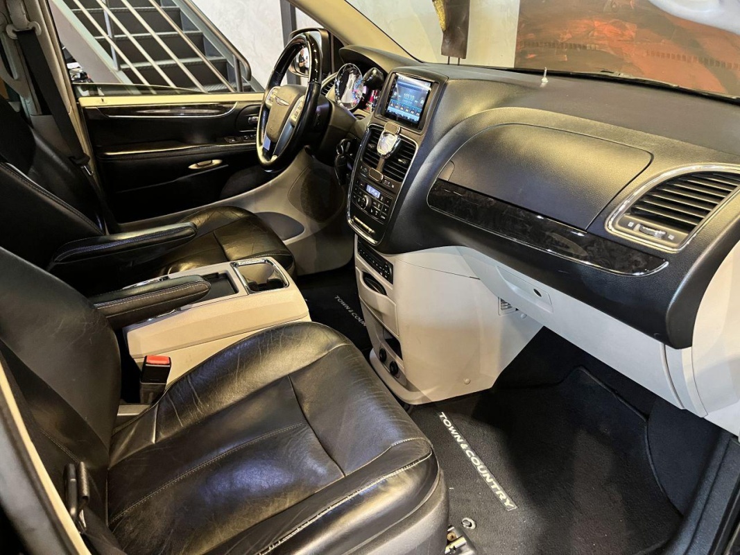 CHRYSLER Town e Country